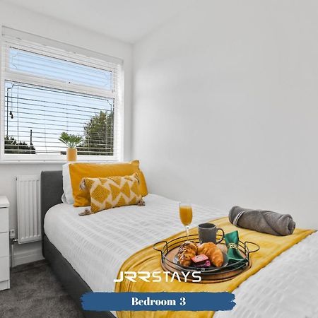 Wolverhampton - Amazing 3 Bedroom, Sleeps 6, Wi-Fi - Jrr Stays Buitenkant foto