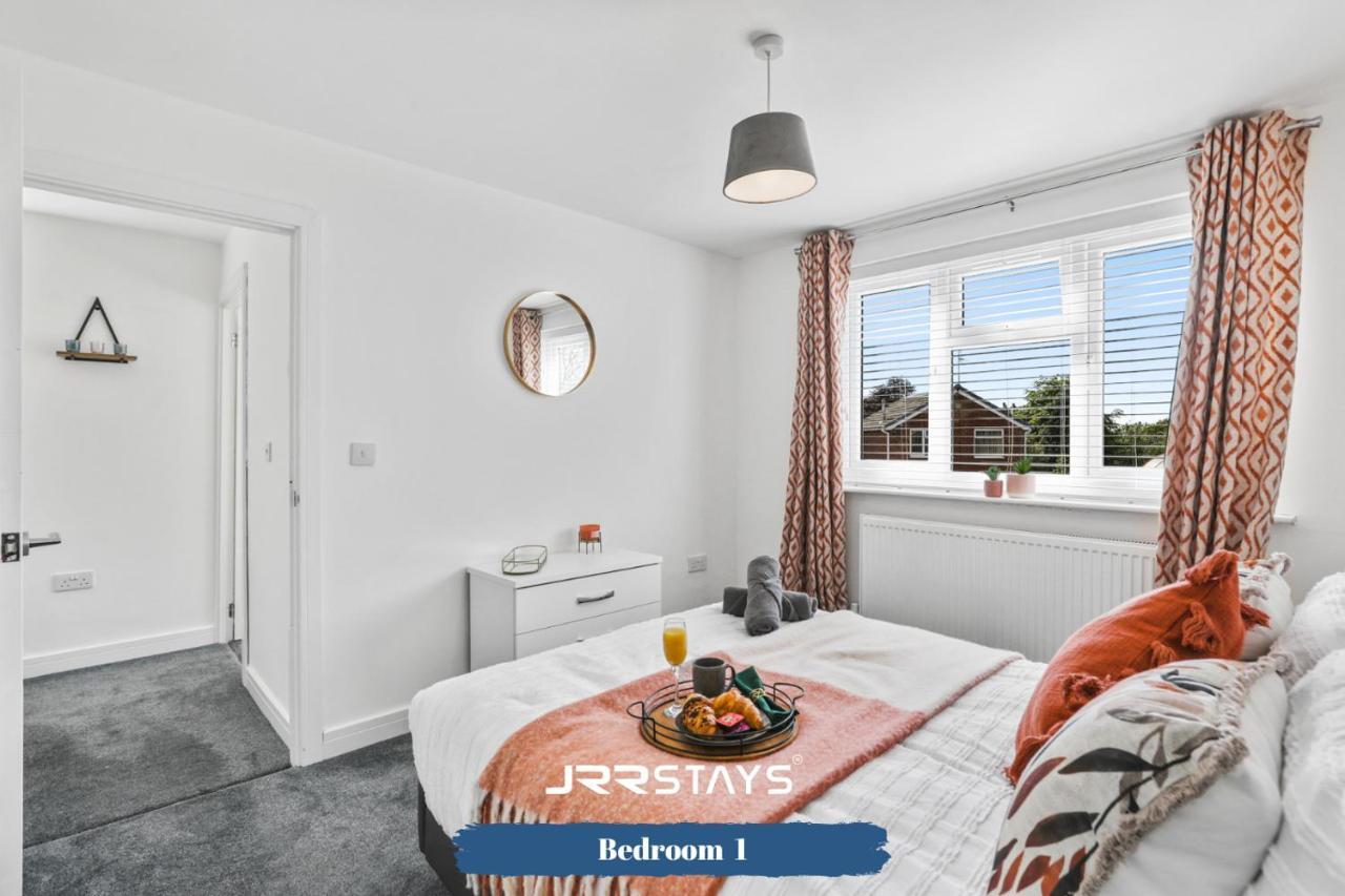Wolverhampton - Amazing 3 Bedroom, Sleeps 6, Wi-Fi - Jrr Stays Buitenkant foto