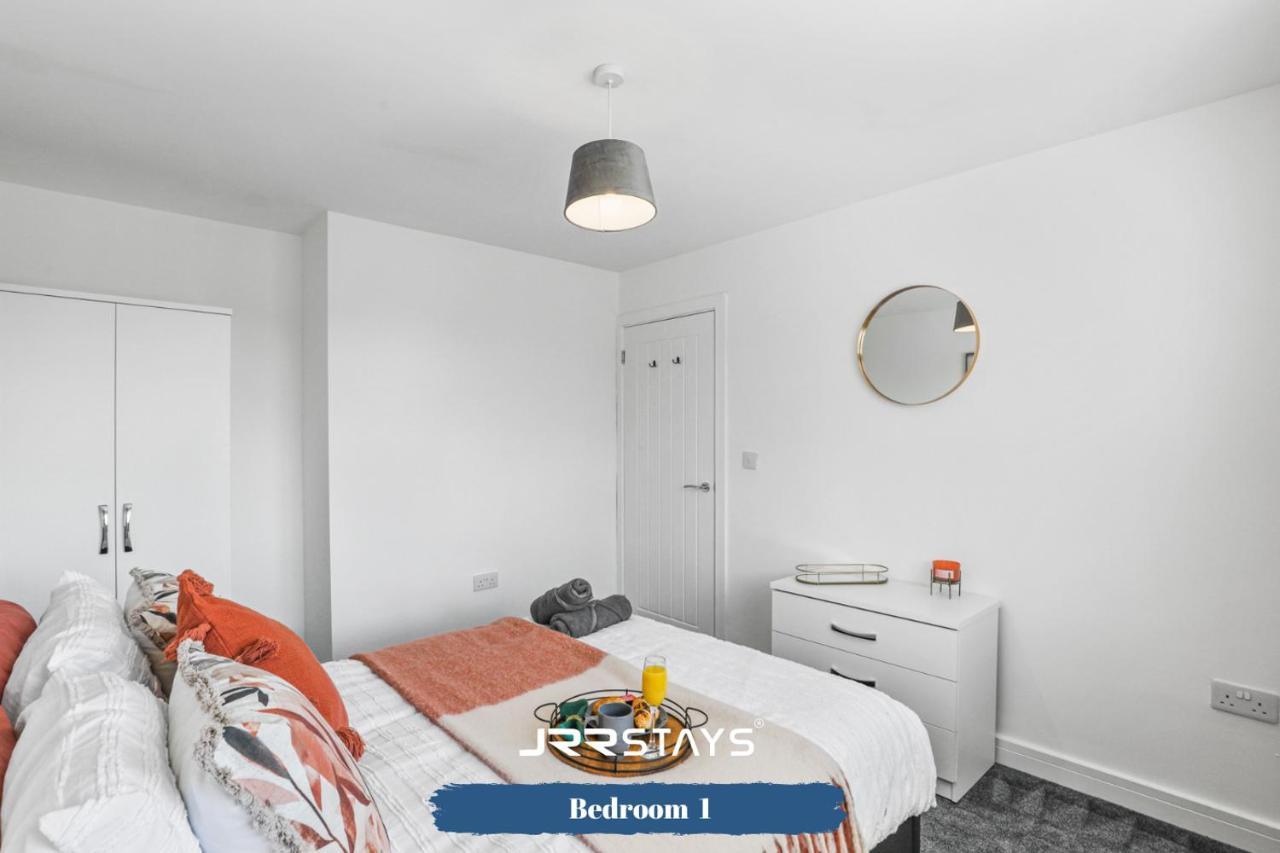 Wolverhampton - Amazing 3 Bedroom, Sleeps 6, Wi-Fi - Jrr Stays Buitenkant foto