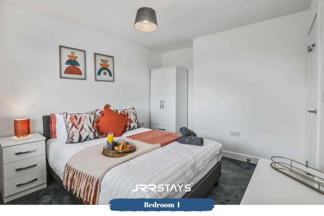 Wolverhampton - Amazing 3 Bedroom, Sleeps 6, Wi-Fi - Jrr Stays Buitenkant foto