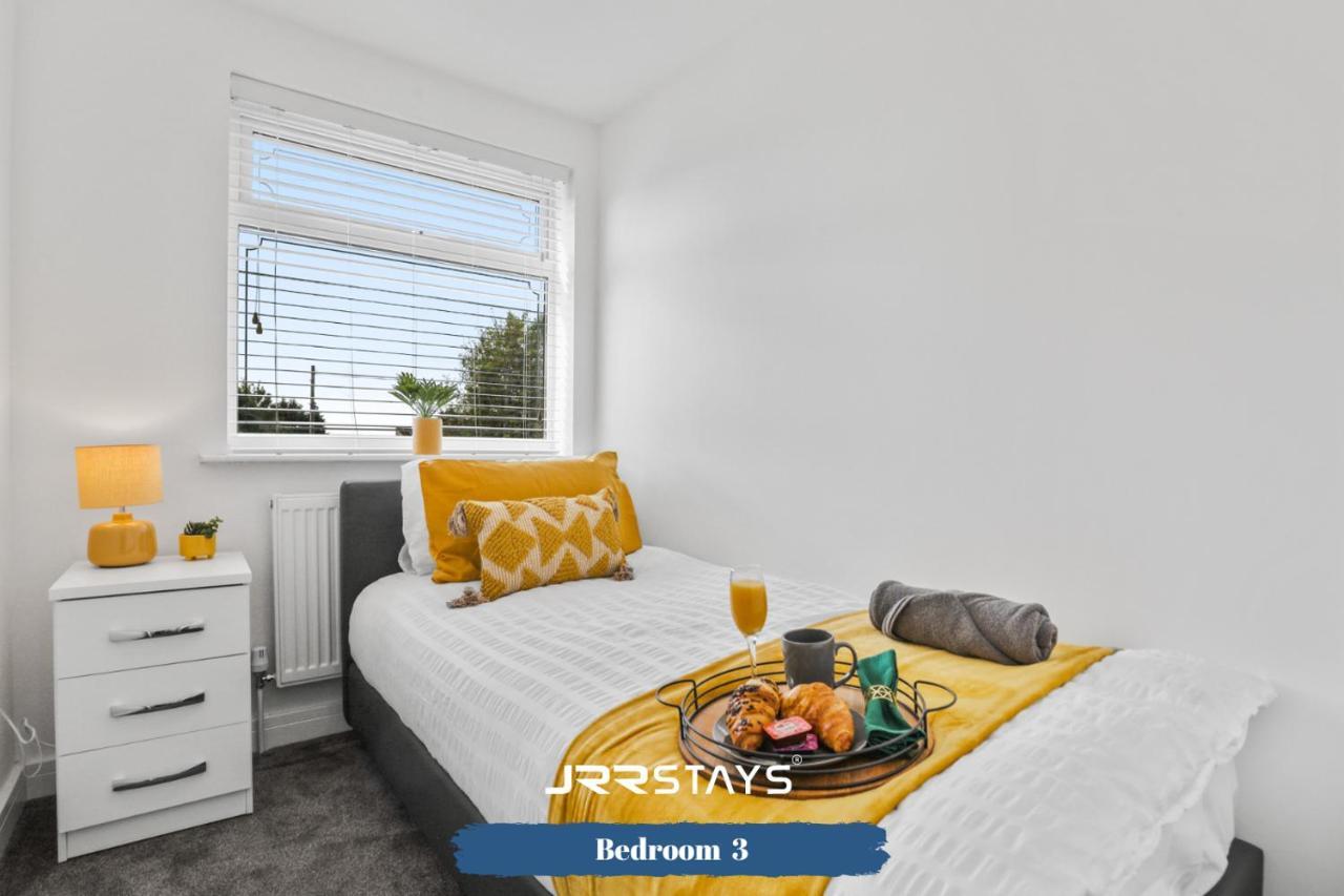 Wolverhampton - Amazing 3 Bedroom, Sleeps 6, Wi-Fi - Jrr Stays Buitenkant foto