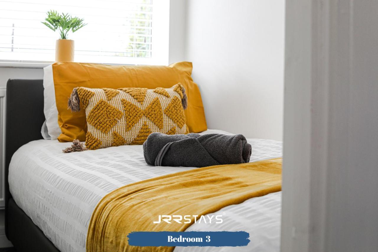 Wolverhampton - Amazing 3 Bedroom, Sleeps 6, Wi-Fi - Jrr Stays Buitenkant foto