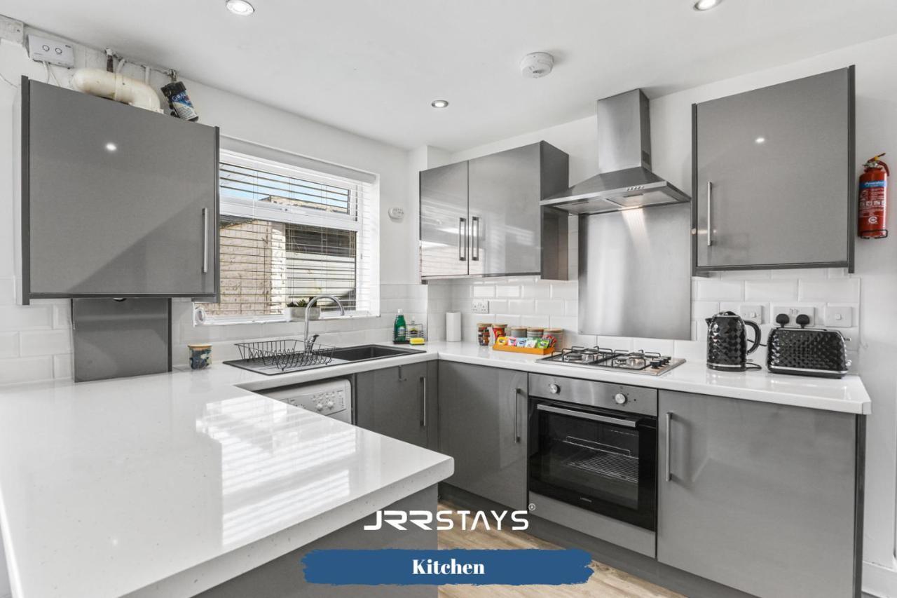 Wolverhampton - Amazing 3 Bedroom, Sleeps 6, Wi-Fi - Jrr Stays Buitenkant foto