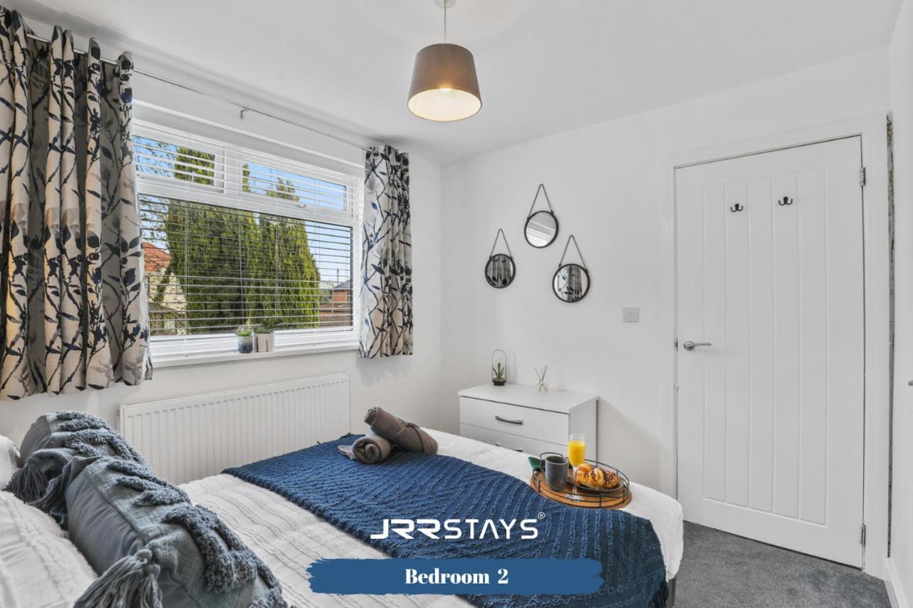 Wolverhampton - Amazing 3 Bedroom, Sleeps 6, Wi-Fi - Jrr Stays Buitenkant foto