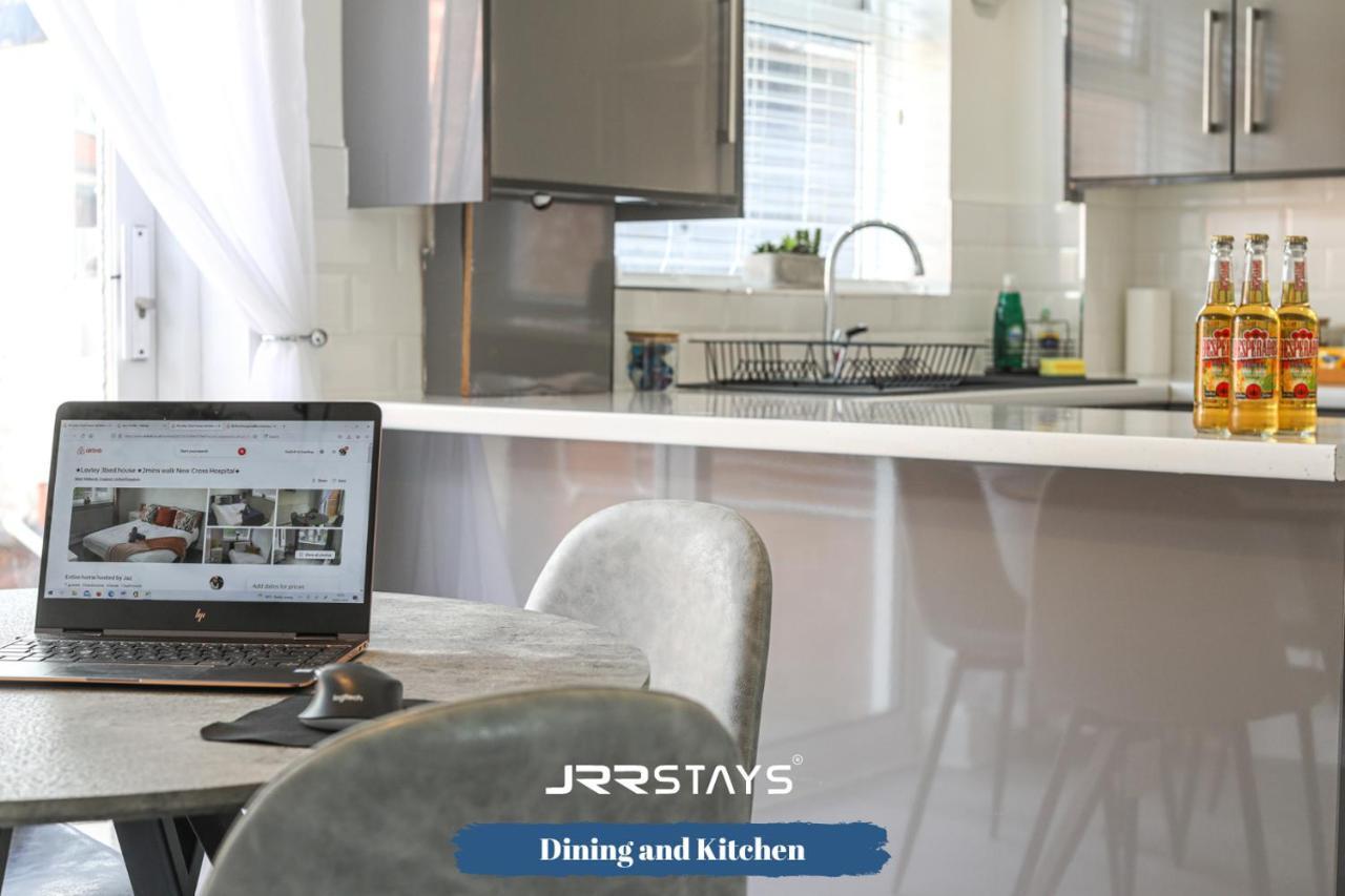 Wolverhampton - Amazing 3 Bedroom, Sleeps 6, Wi-Fi - Jrr Stays Buitenkant foto