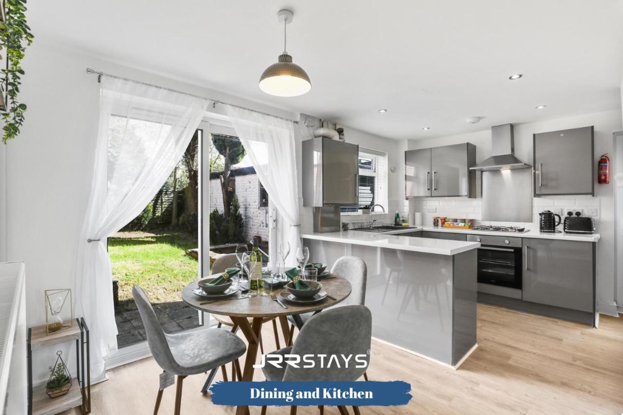 Wolverhampton - Amazing 3 Bedroom, Sleeps 6, Wi-Fi - Jrr Stays Buitenkant foto