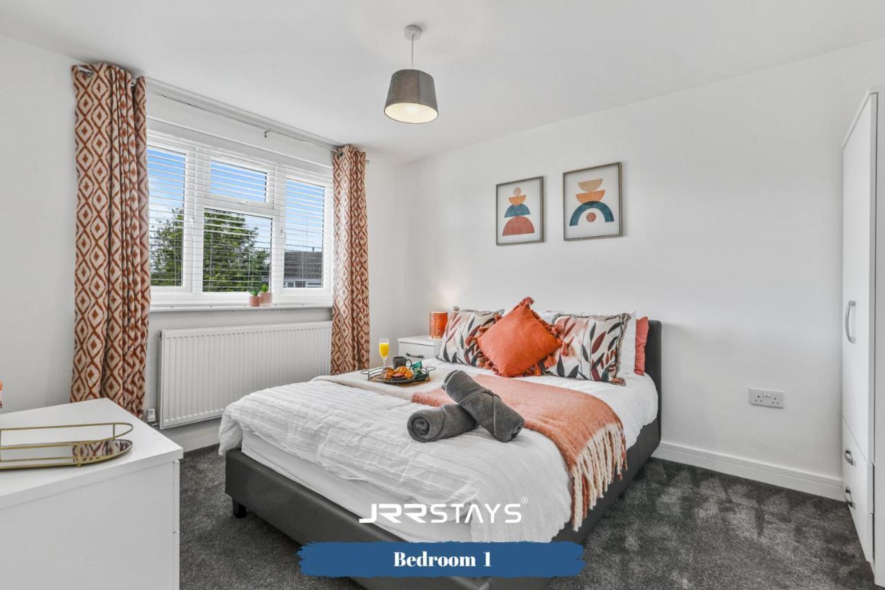 Wolverhampton - Amazing 3 Bedroom, Sleeps 6, Wi-Fi - Jrr Stays Buitenkant foto