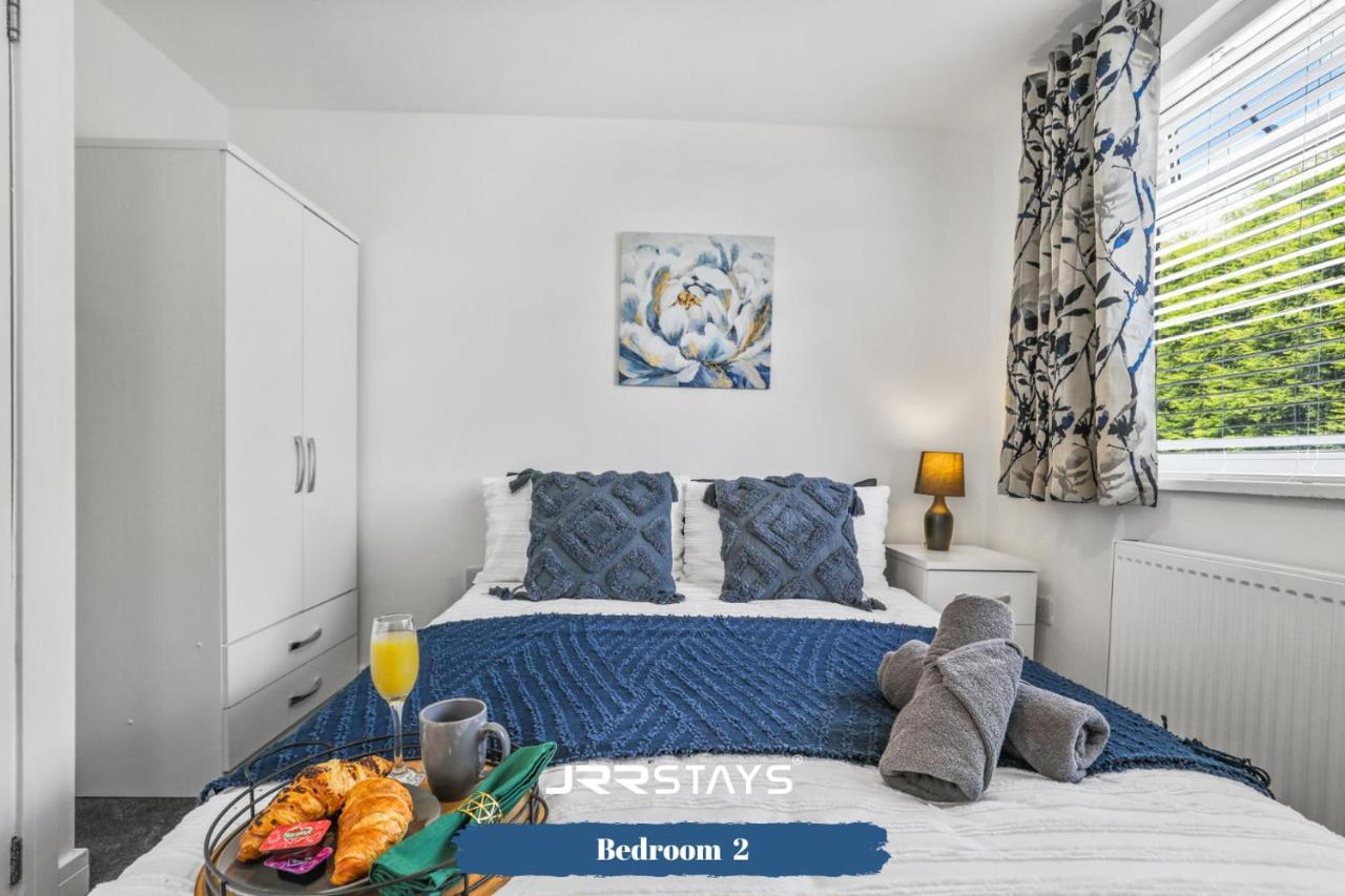 Wolverhampton - Amazing 3 Bedroom, Sleeps 6, Wi-Fi - Jrr Stays Buitenkant foto